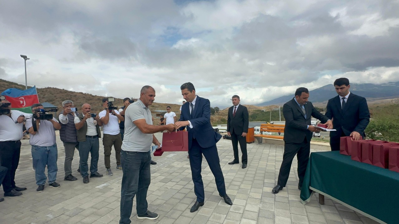 Köç karvanı Xocalının Xanyurdu kəndinə çatıb - FOTOLAR (YENİLƏNİB)